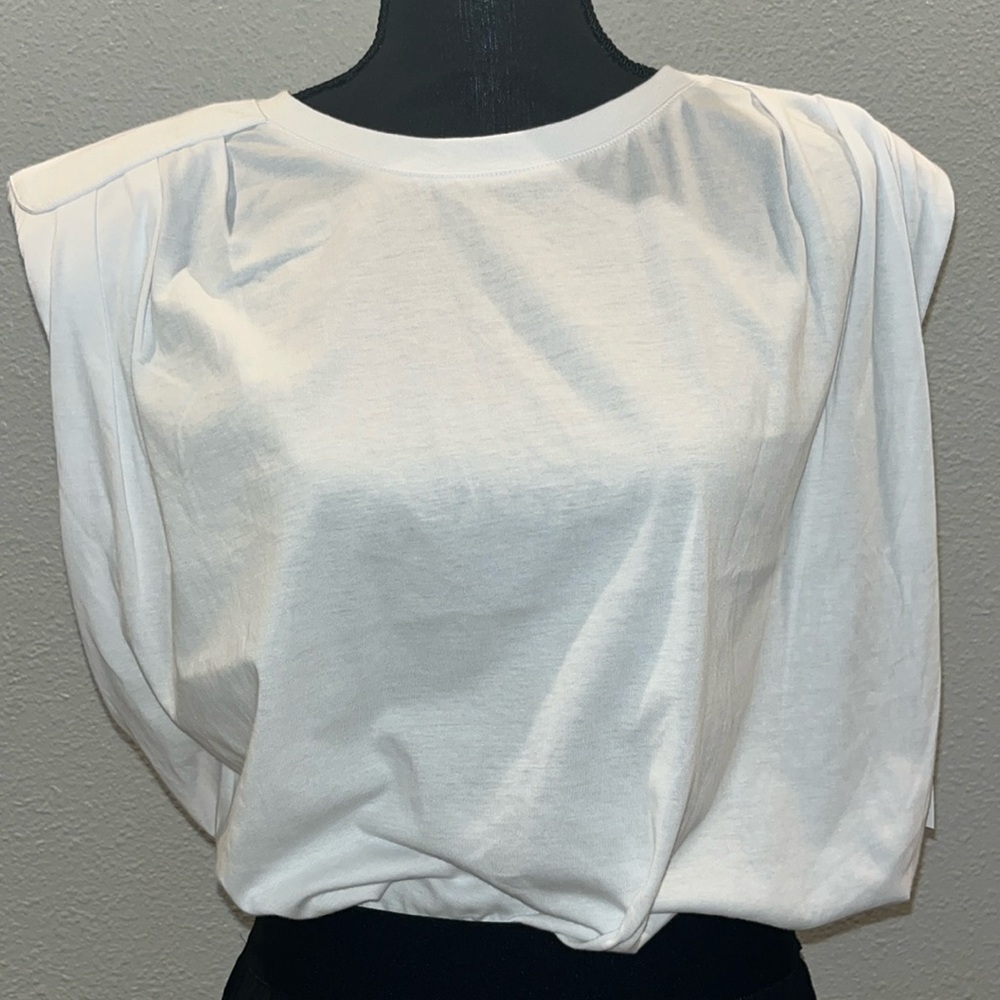 Bar lll Bright white padded shoulder tank top wow this top is perfect